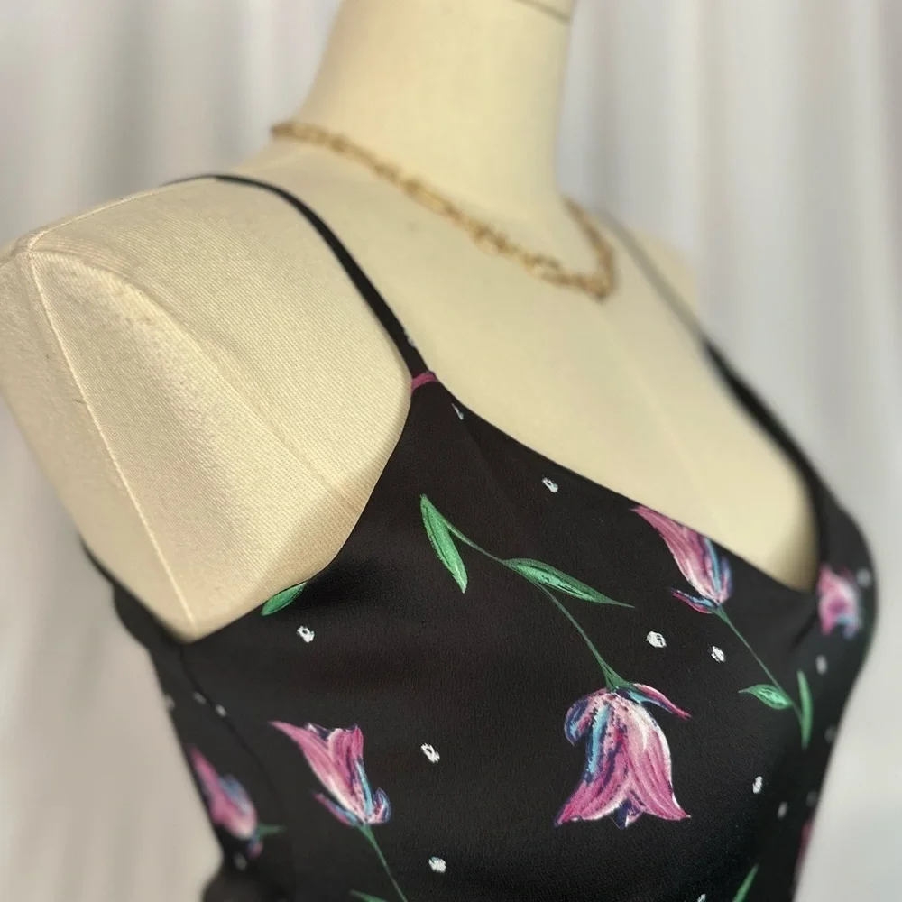 Tahari Floral Satin Cami Top Black Pink Lily Print V-Neck Spaghetti strap (1066)